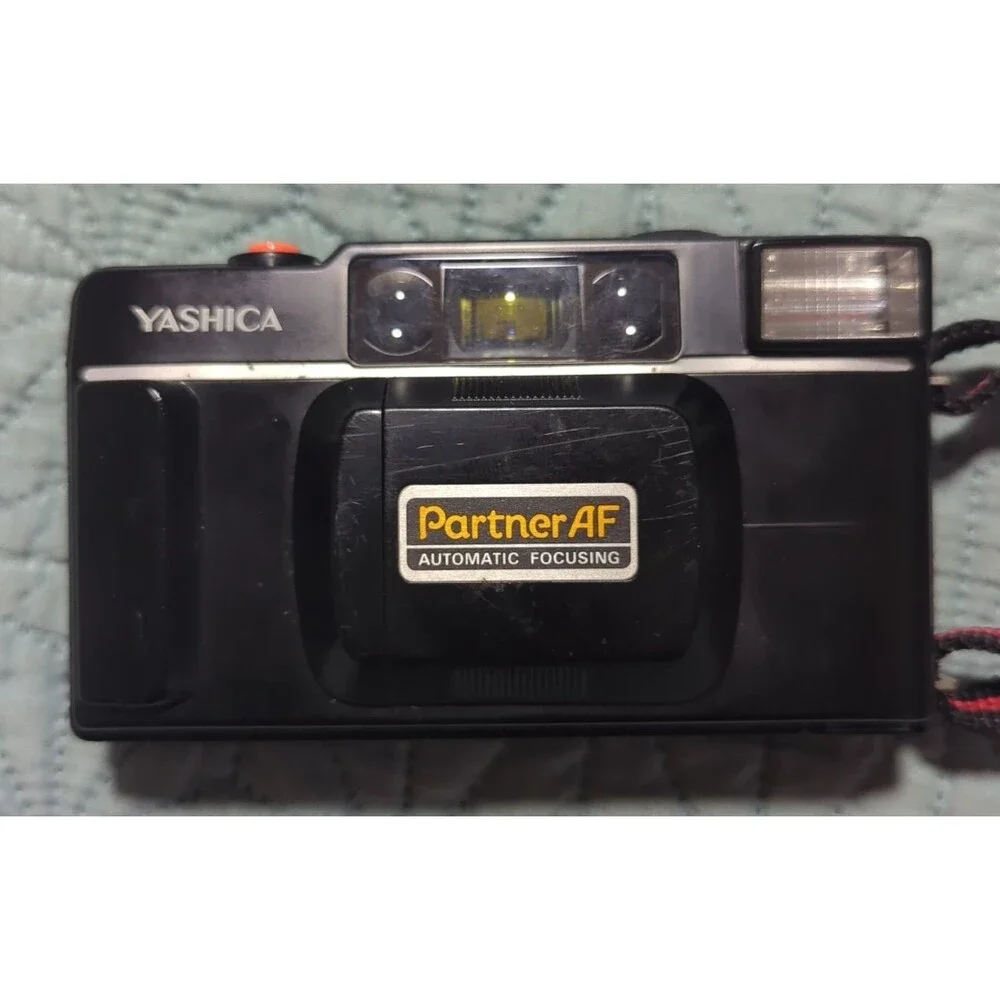 Vintage 80's Yashica Partner AF 35mm Point & Shoot Film Camera Untested